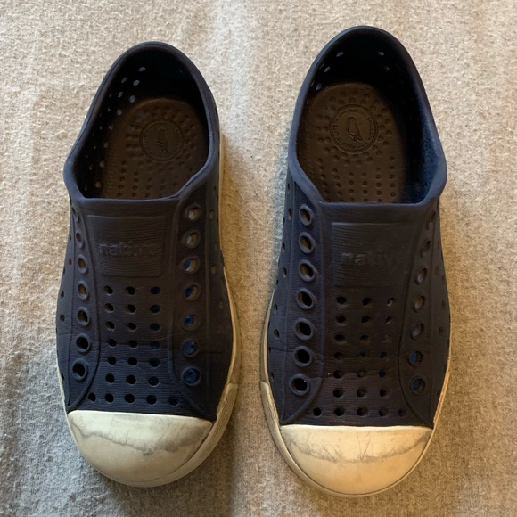 Native Dark Blue Toddler shoes size 9 - Picture 2 of 2
